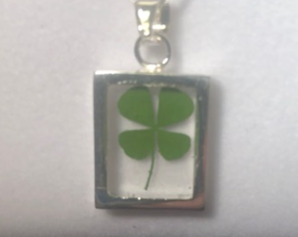 SV Clover Pendant