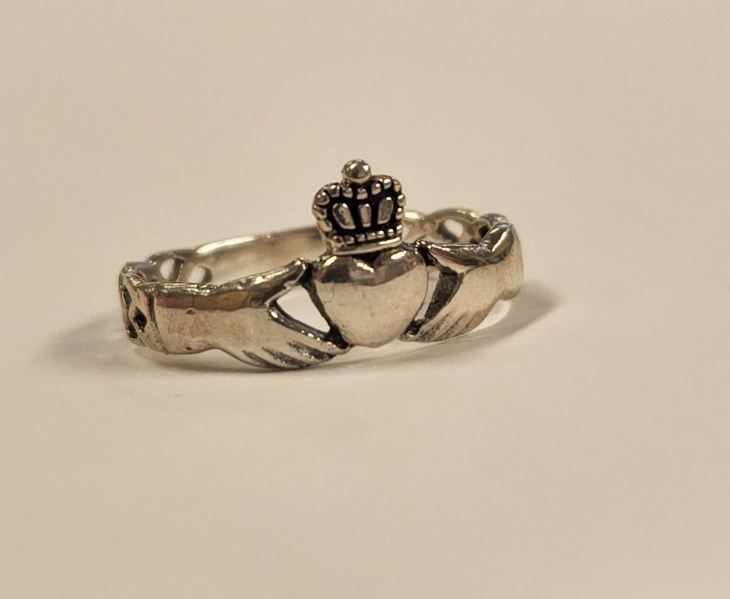 Ladies Sterling Claddagh Ring
